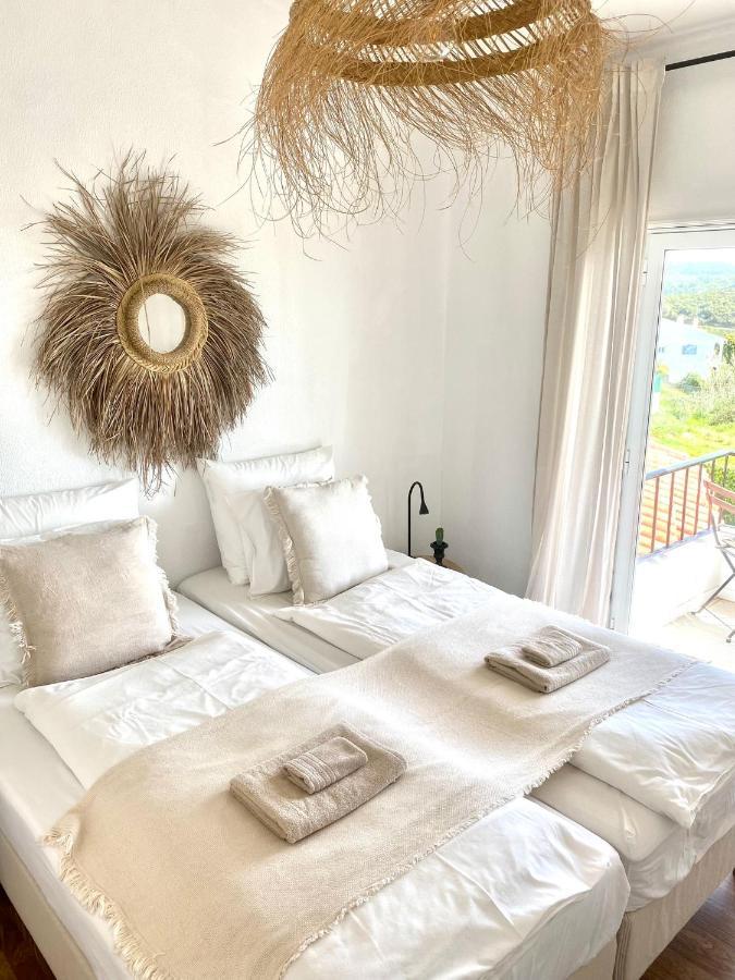 Ocean House - Ribeira D'Ilhas Ericeira Hostel ภายนอก รูปภาพ