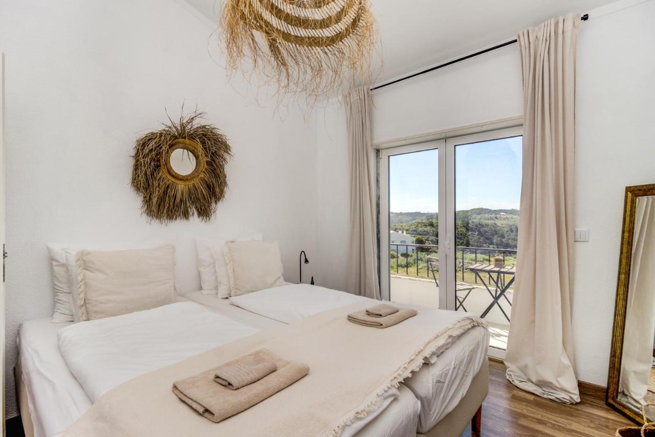 Ocean House - Ribeira D'Ilhas Ericeira Hostel ภายนอก รูปภาพ