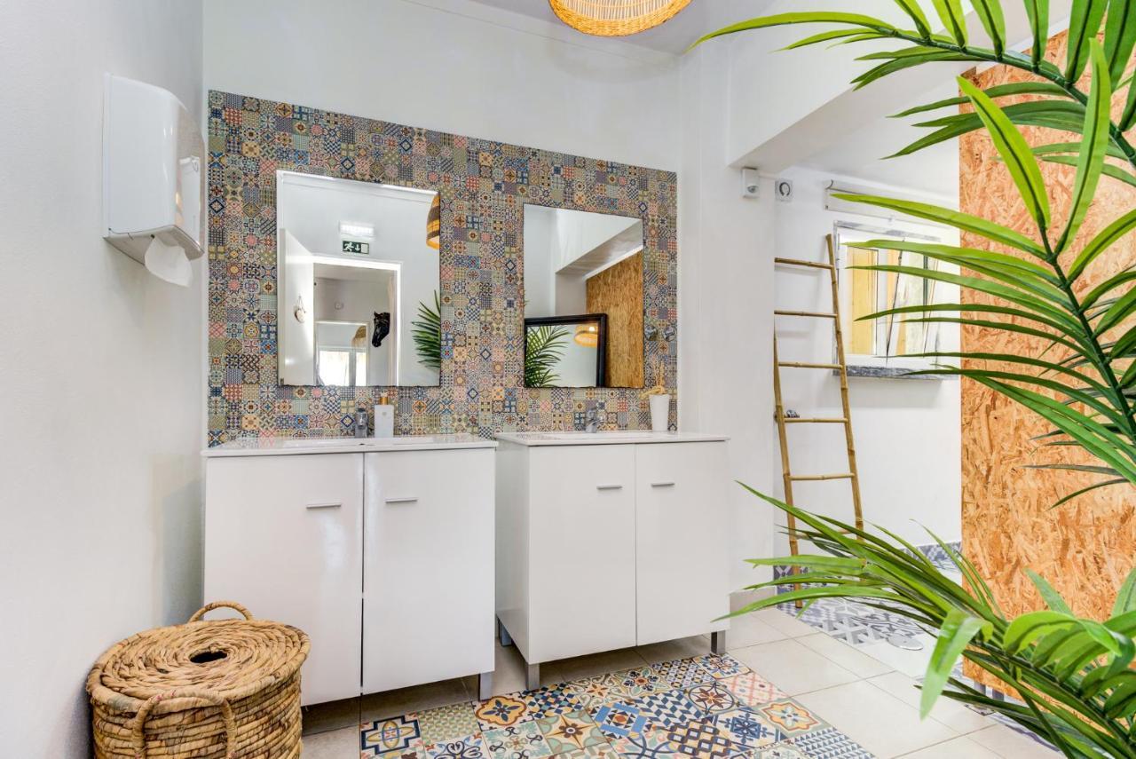 Ocean House - Ribeira D'Ilhas Ericeira Hostel ภายนอก รูปภาพ