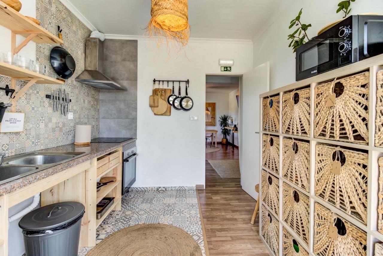 Ocean House - Ribeira D'Ilhas Ericeira Hostel ภายนอก รูปภาพ